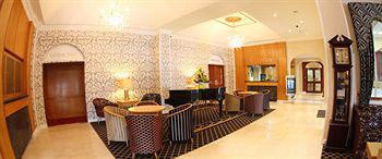 Carlton Park Hotel 3*